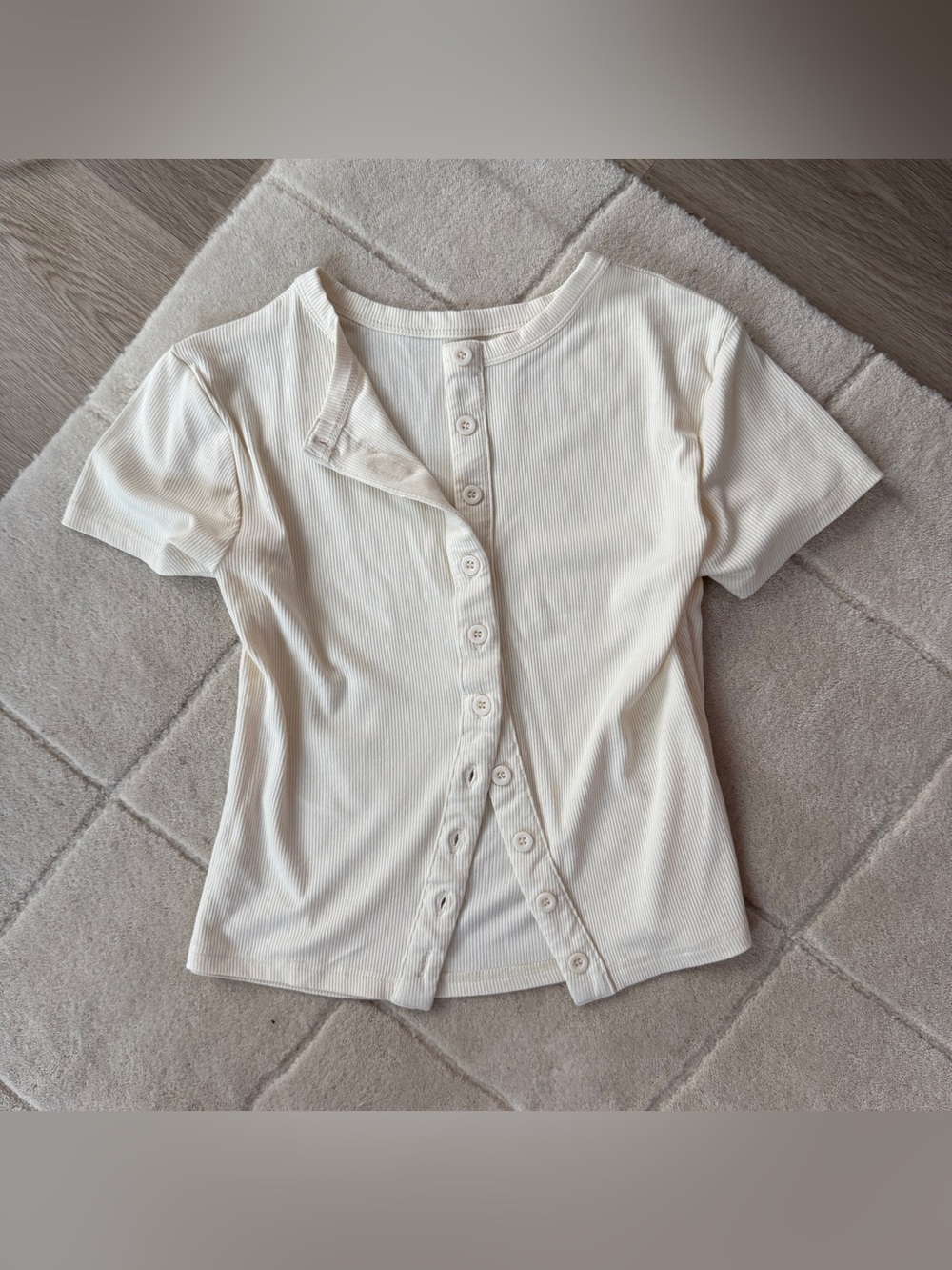 Cream Button-Up Ribbed T-shirt - size S/M